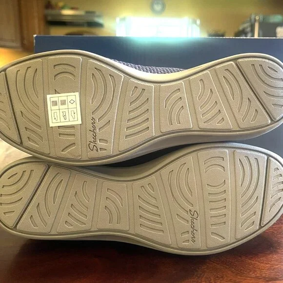 SKECHERS Hands-Free Slip-ins NEW in Box - Navy w/light gray outsole - Size 8 Med - Picture 8 of 16